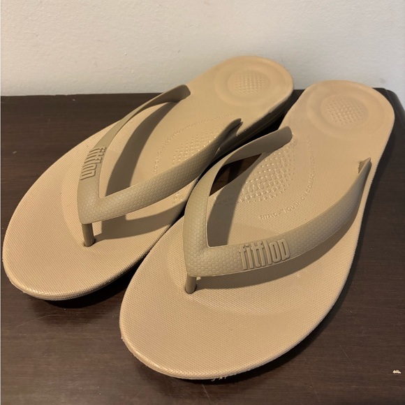 Fitflop Timberwolf Beige Iqushion Ergonomic Men's Slides Size 9 - Picture 1 of 6